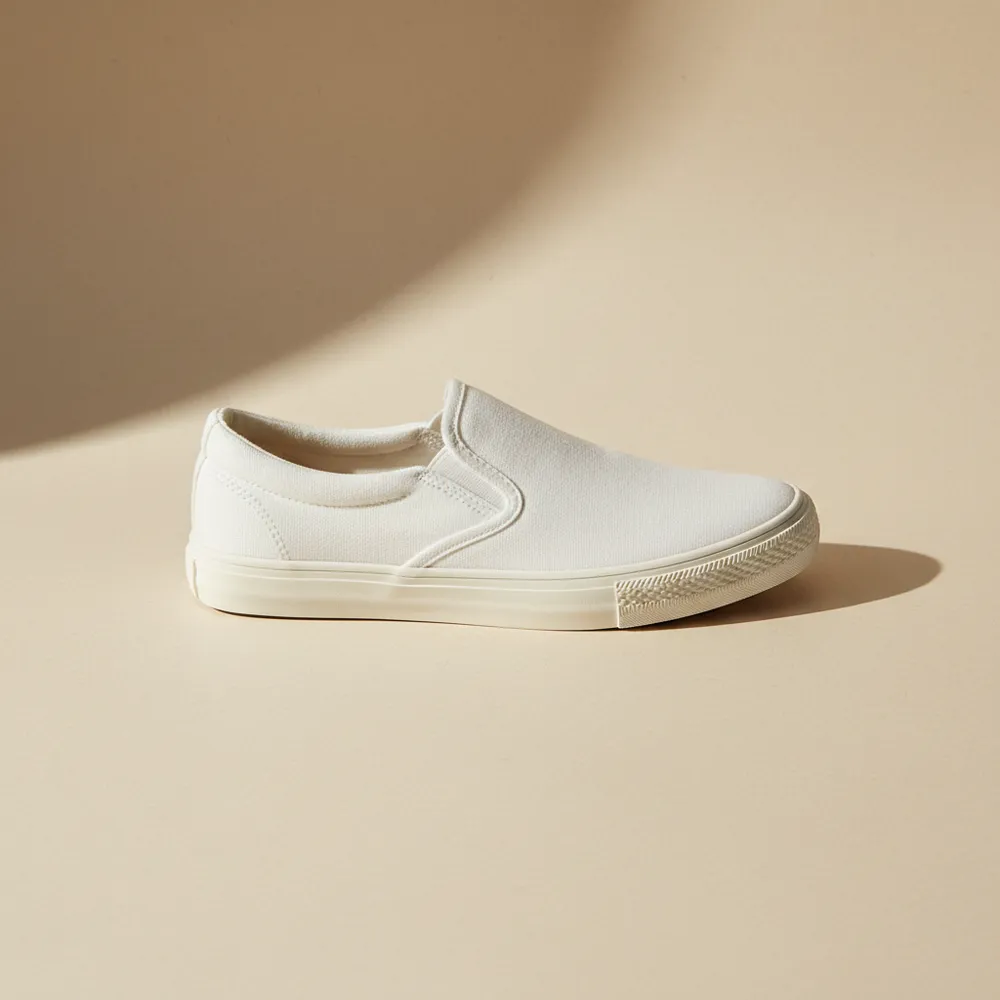 Sepatu slip-on